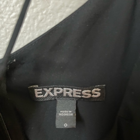 Express romper size 0 - Picture 3 of 3